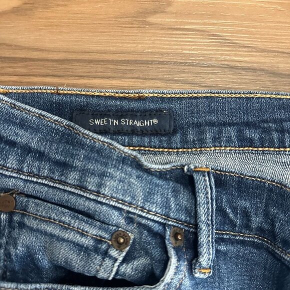 Lucky Brand Sweet n Straight Jeans Size 8  Inseam 31 Medium Wash - Picture 3 of 12